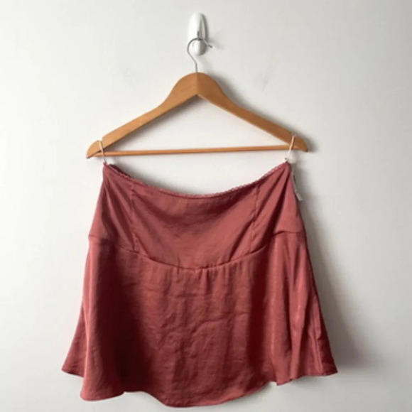 Aritzia  Wilfred Lyrus Satin Mini Skirt NWT Earthen Red Size 12 - Picture 8 of 11